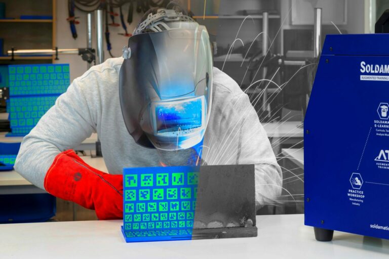 AR-vs-Real-Welding-scaled-2560×1280